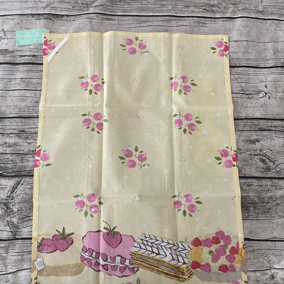 NWT Kitchen Towel Peking Handicraft Strawberry Desserts 18 x 25” - Picture 4 of 4